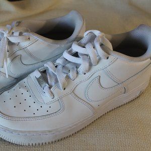 Nike Air Force 1 AF1 Low White Size 6Y Sneaker